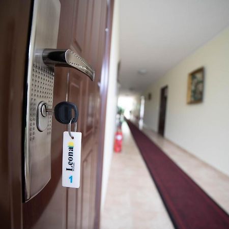 Prenociste Leona Aparthotel เวลิโก กราดิชเต ภายนอก รูปภาพ