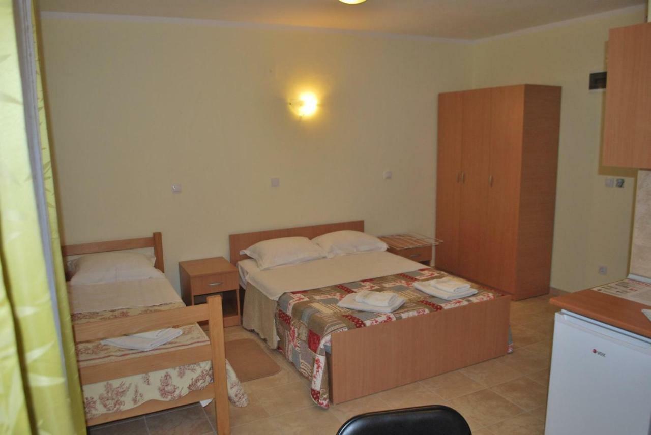 Prenociste Leona Aparthotel เวลิโก กราดิชเต ภายนอก รูปภาพ