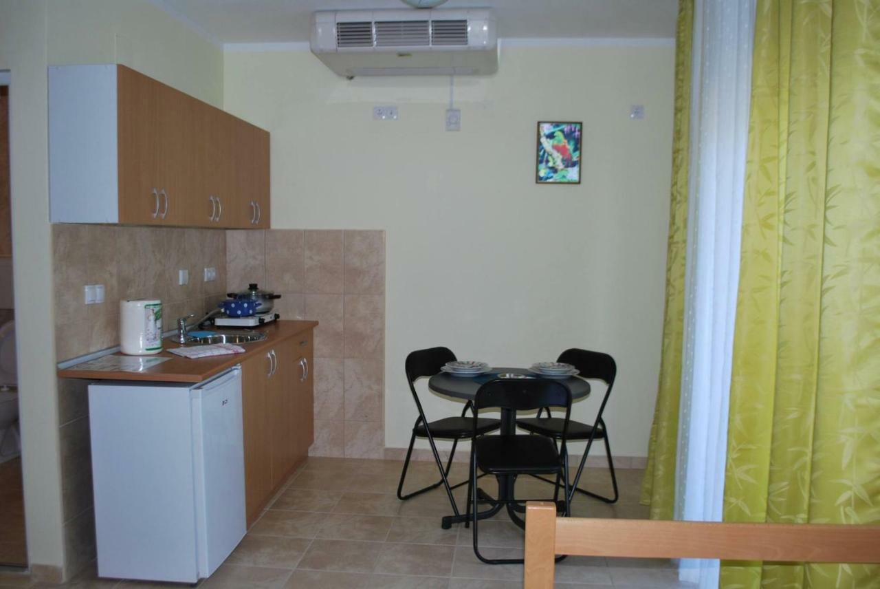 Prenociste Leona Aparthotel เวลิโก กราดิชเต ภายนอก รูปภาพ